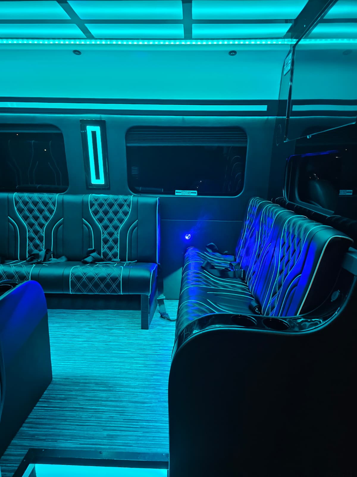 Mercedes Limo Sprinter Image