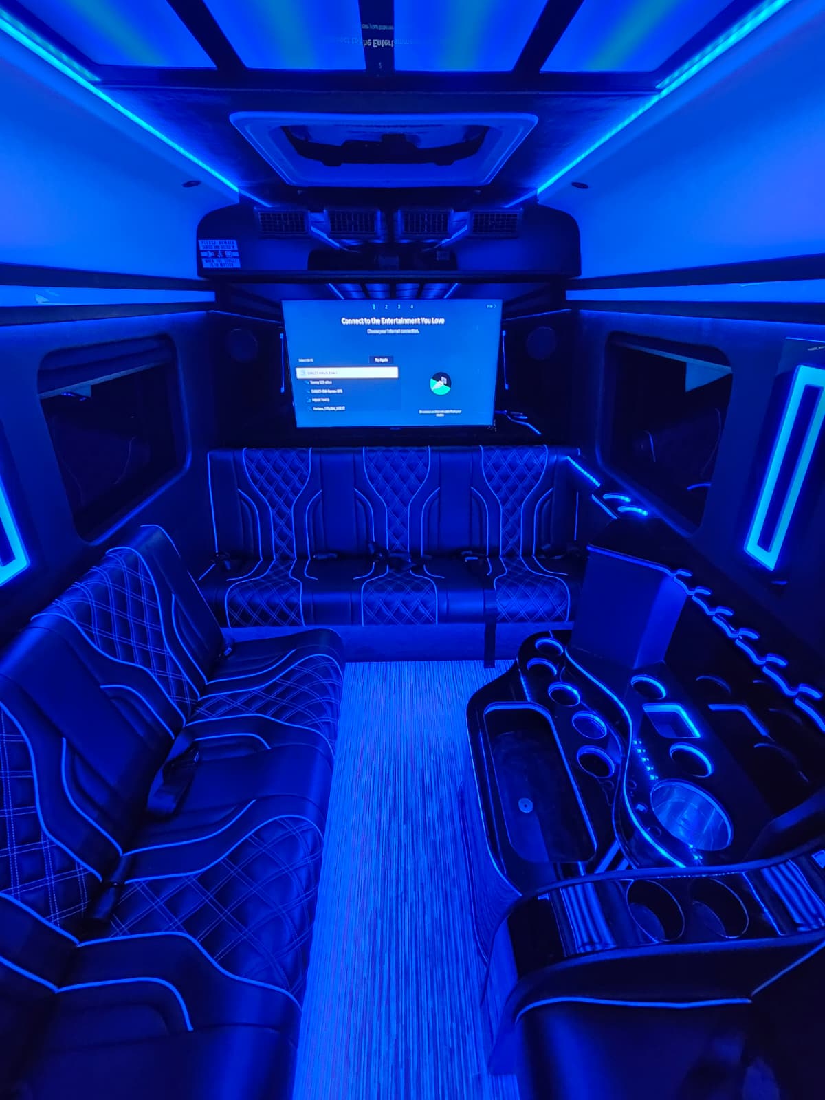 Mercedes Limo Sprinter Image